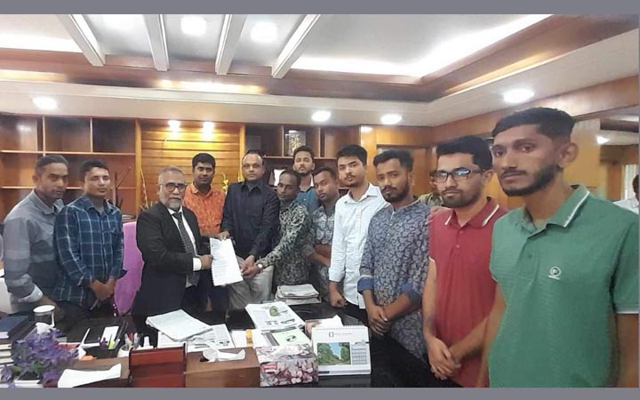 স্বৈরাচারের দোসরদের বিরুদ্ধে ব্যবস্থা গ্রহণে ইবি উপাচার্যকে ছাত্রদলের স্মারকলিপি